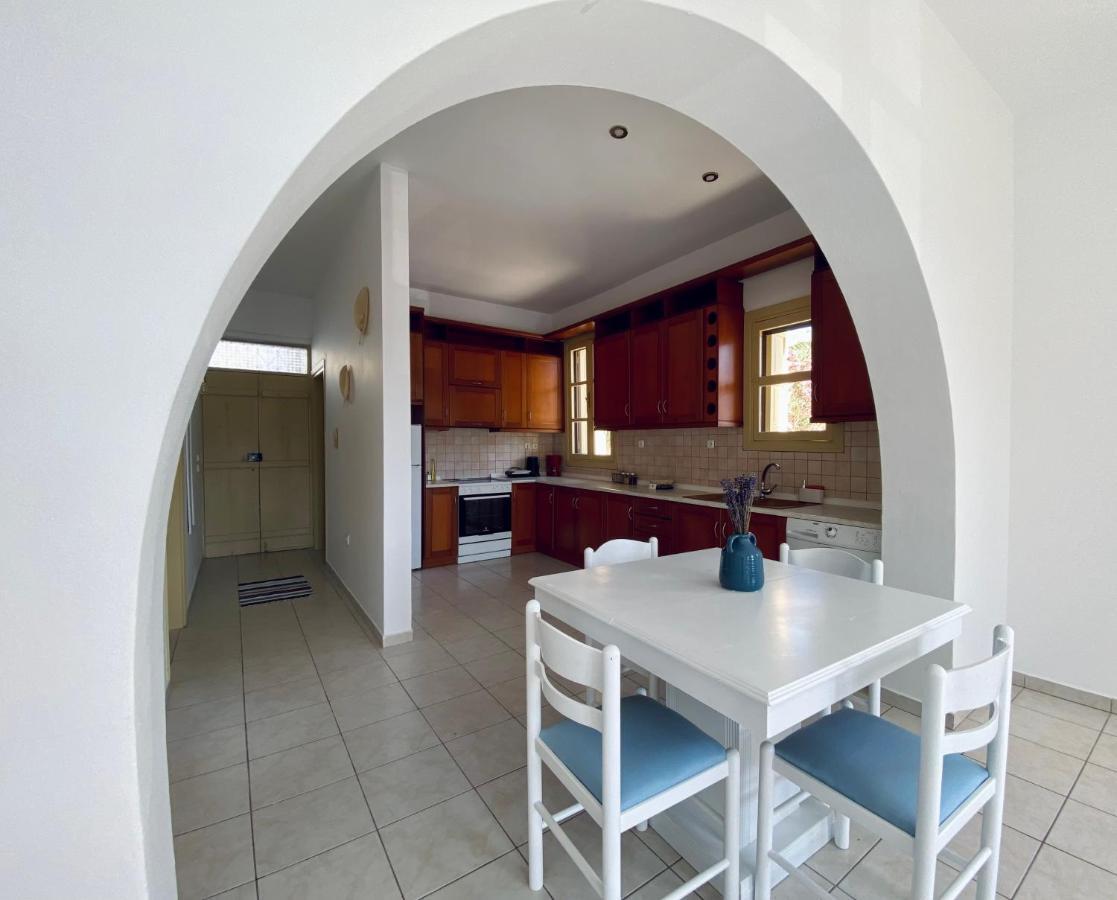 To Petrino Apartment Megisti Exterior photo